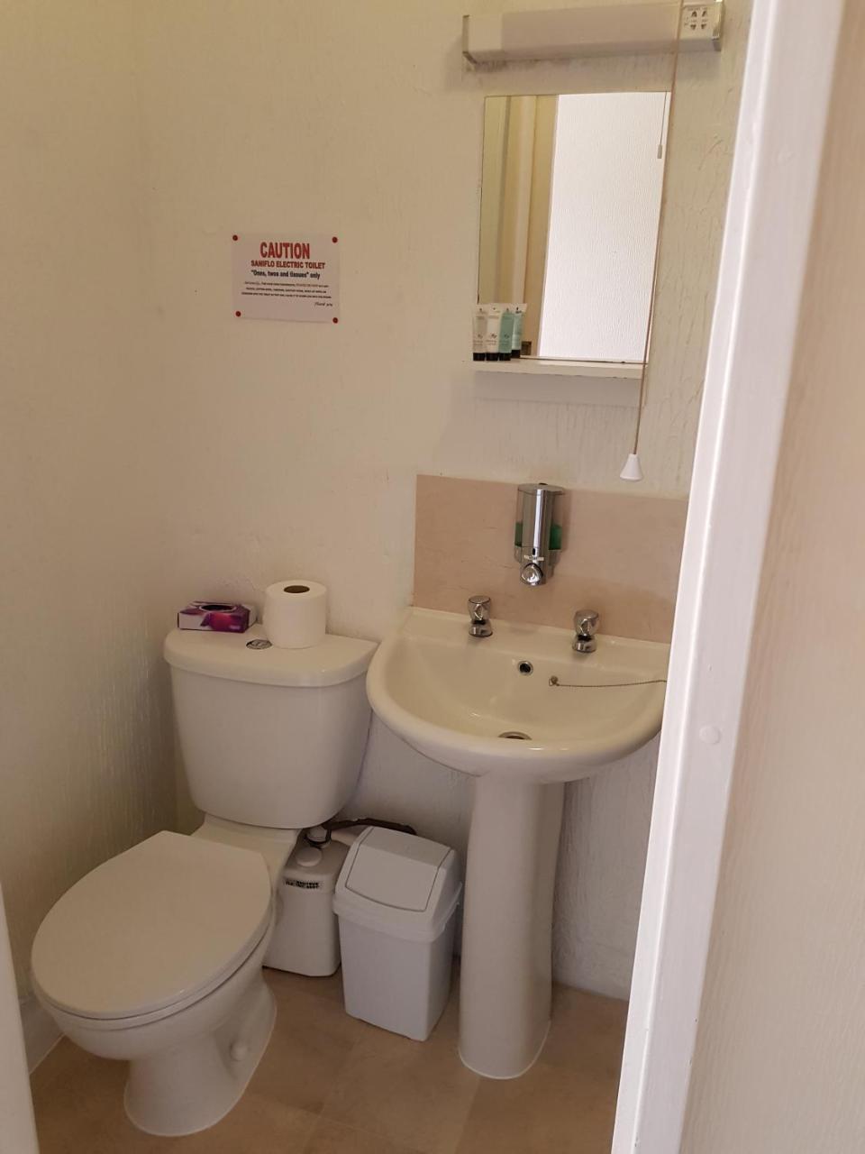 Tusker (adults Only) Гостевой дом 2*