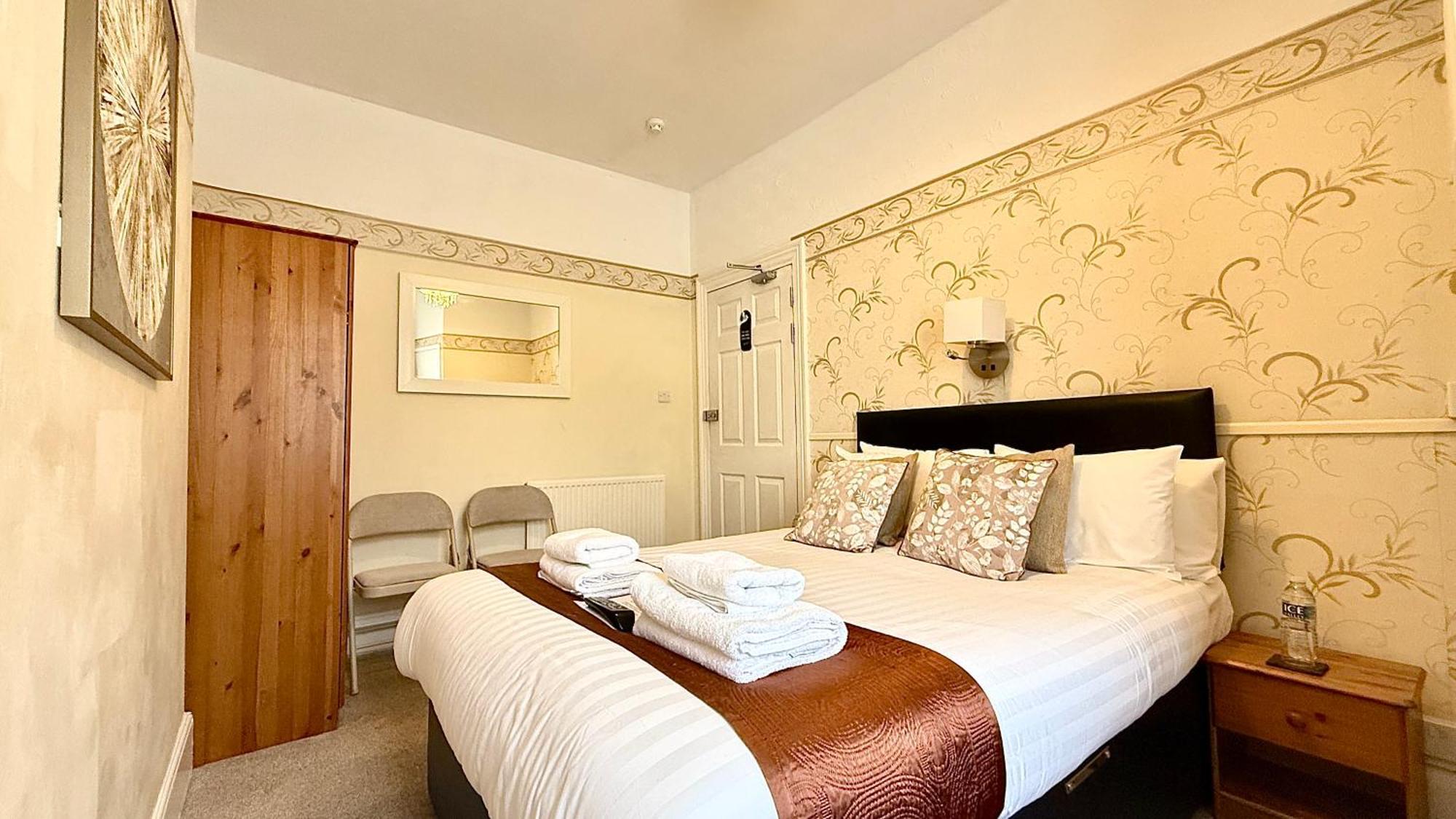 Tusker (adults Only) Gasthof Torquay